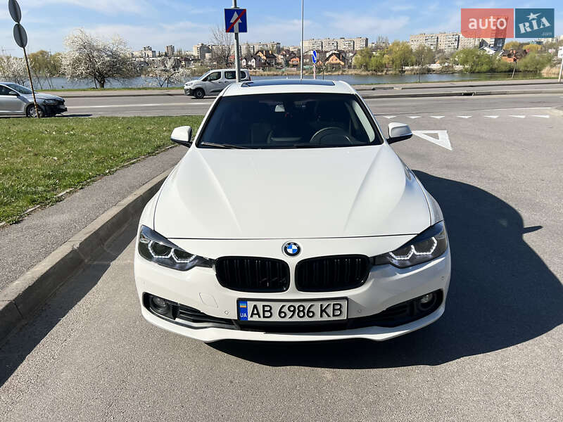 Седан BMW 3 Series 2015 в 