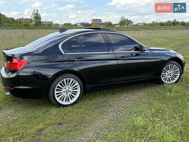 Седан BMW 3 Series 2015 в Львові