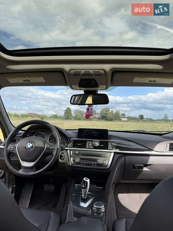 Седан BMW 3 Series 2015 в Львові