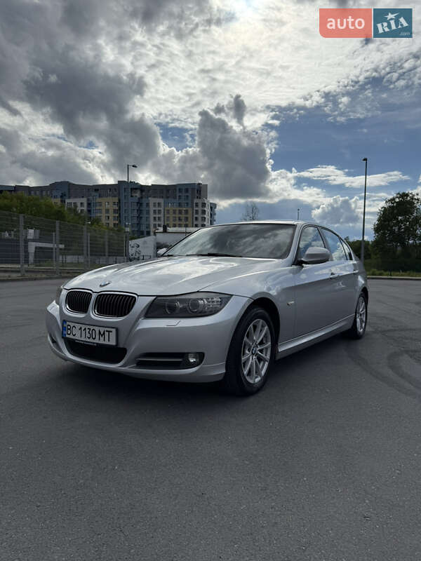 BMW 3 Series 2010