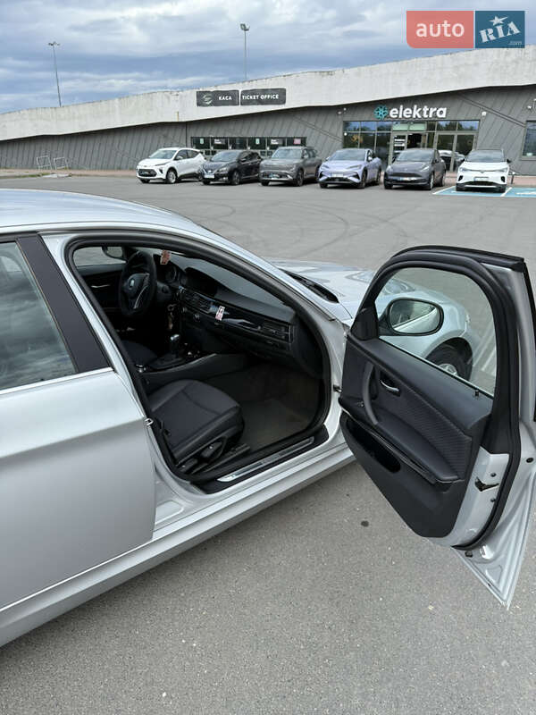 Седан BMW 3 Series 2010 в Львове фото 14 Седан BMW 3 Series 2010 в Львове