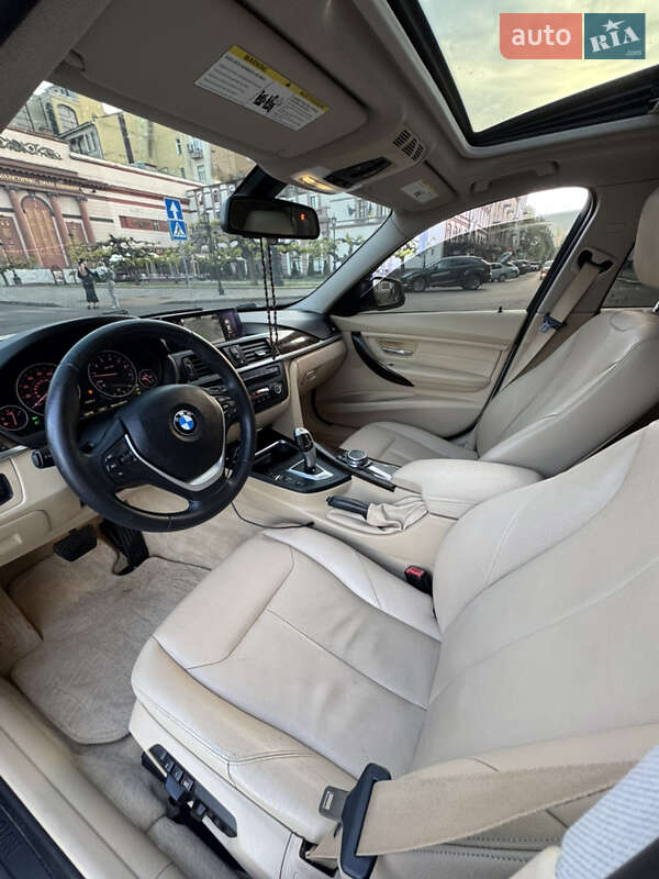 Седан BMW 3 Series 2014 в Одессе