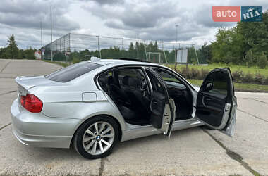 Седан BMW 3 Series 2010 в 