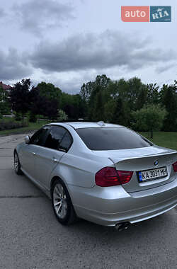 Седан BMW 3 Series 2010 в 