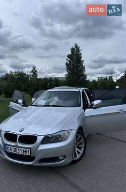 Седан BMW 3 Series 2010 в 