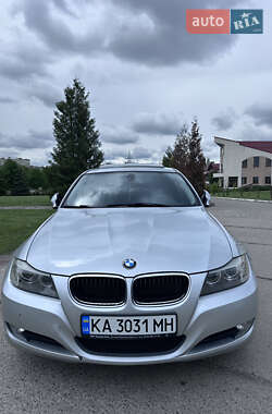 Седан BMW 3 Series 2010 в 