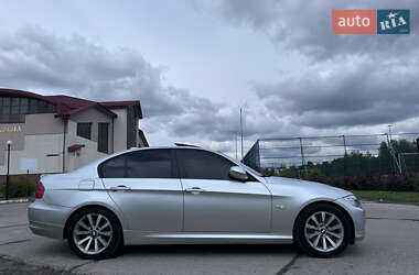 Седан BMW 3 Series 2010 в 