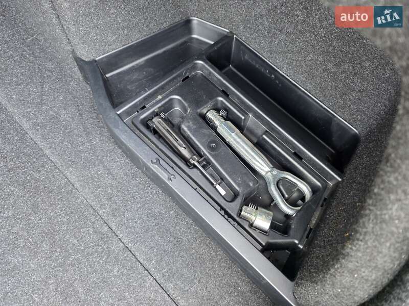 Седан BMW 3 Series 2012 в Одессе