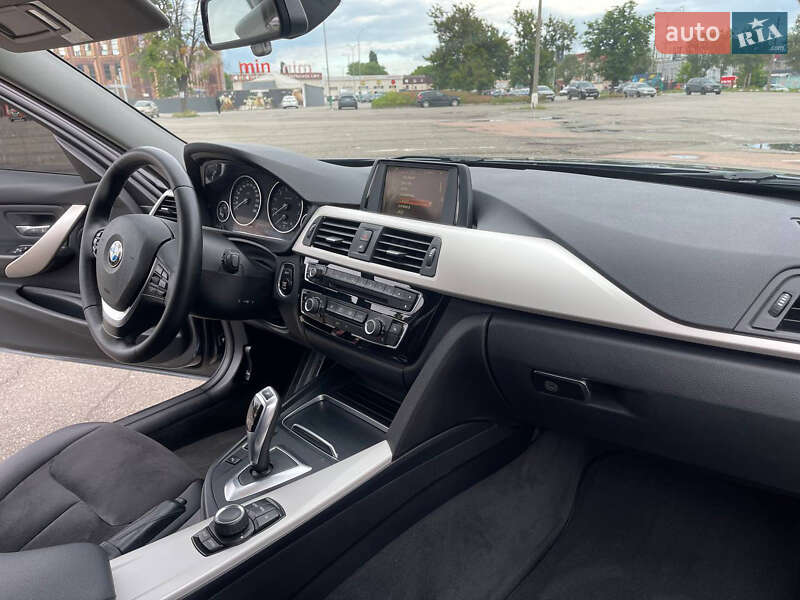 Седан BMW 3 Series 2015 в Киеве