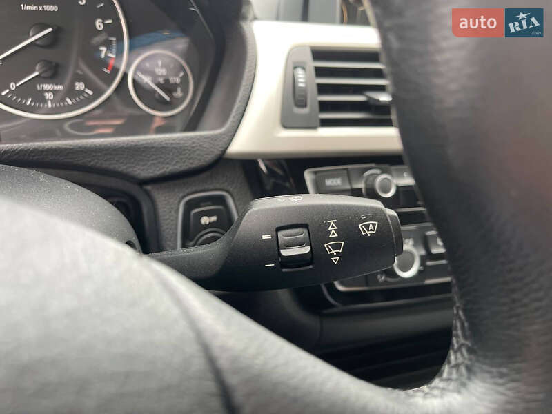 Седан BMW 3 Series 2015 в Киеве