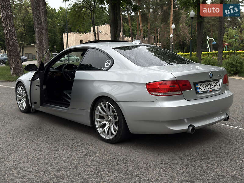 Купе BMW 3 Series 2009 в Харькове