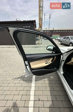 Седан BMW 3 Series 2017 в 