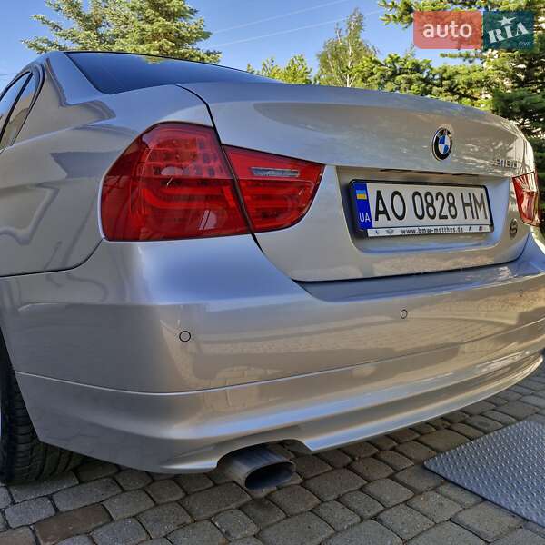 Седан BMW 3 Series 2011 в Сваляві
