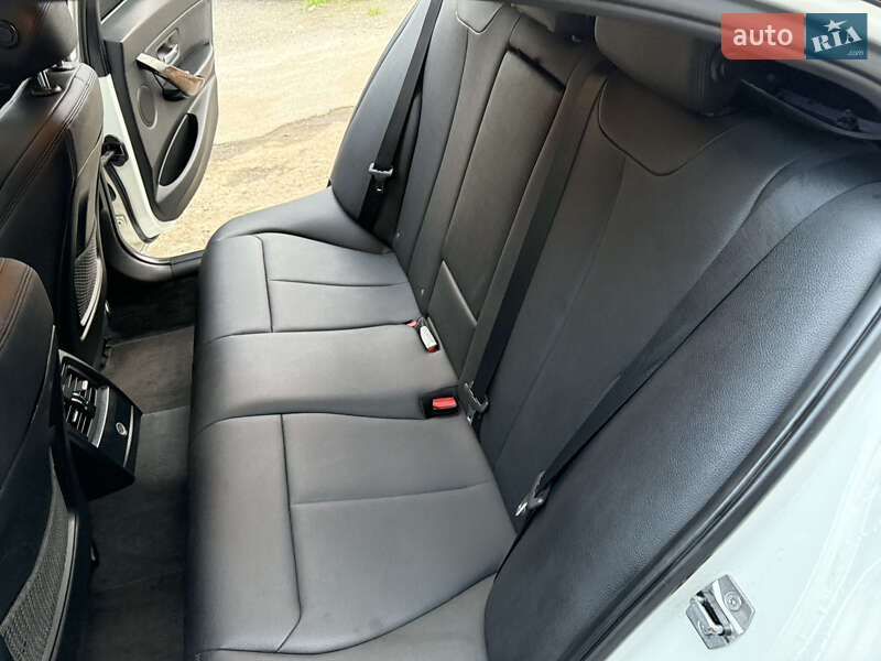 Седан BMW 3 Series 2015 в Киеве