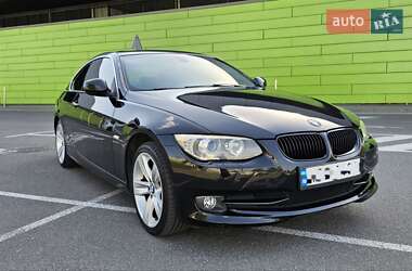 Купе BMW 3 Series 2010 в 