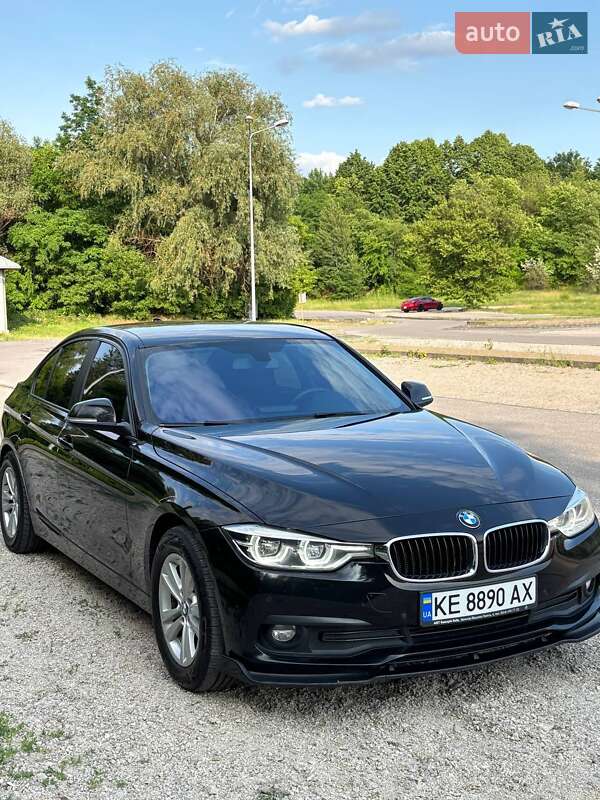 Седан BMW 3 Series 2017 в Днепре
