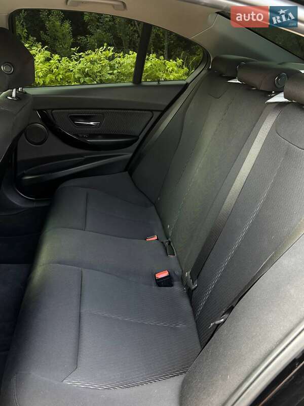 Седан BMW 3 Series 2017 в Днепре