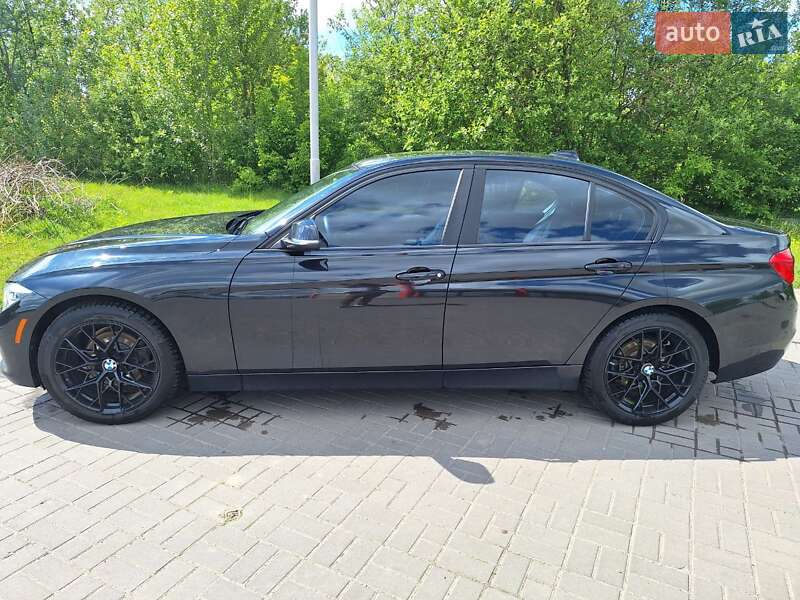 Седан BMW 3 Series 2016 в Нововолынске