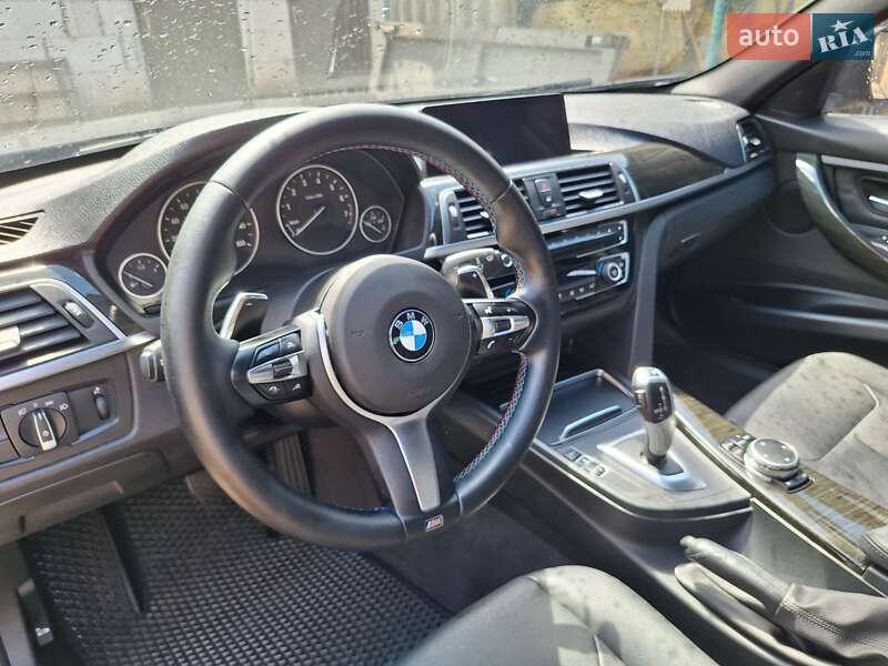 Седан BMW 3 Series 2016 в Нововолынске