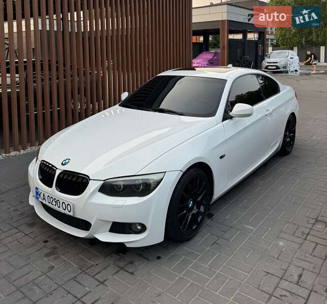 BMW 3 Series 2011