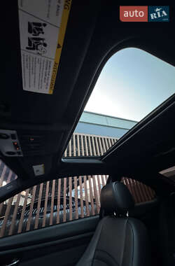 Купе BMW 3 Series 2011 в 