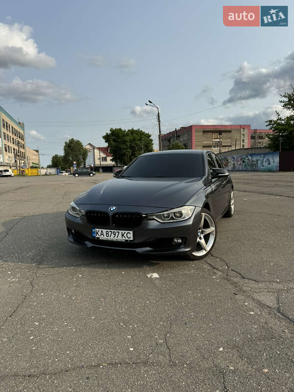 Седан BMW 3 Series 2013 в 
