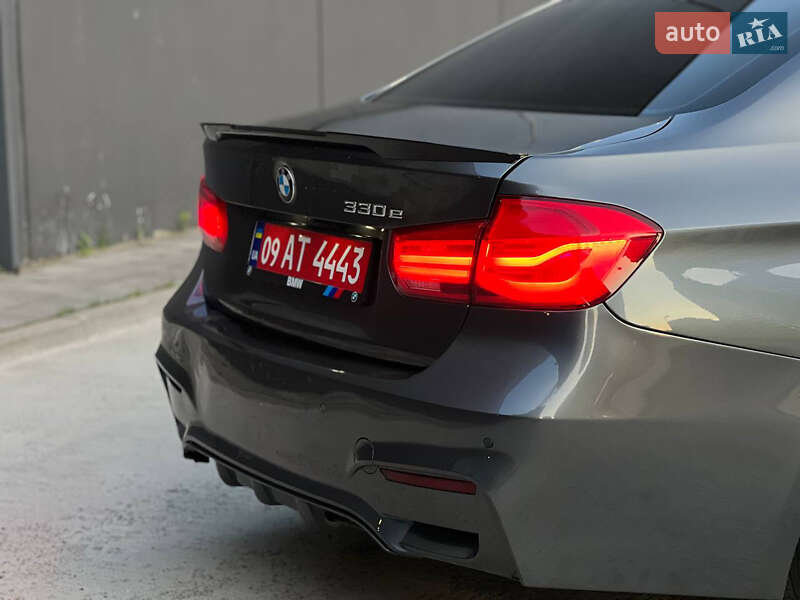 Седан BMW 3 Series 2016 в Києві