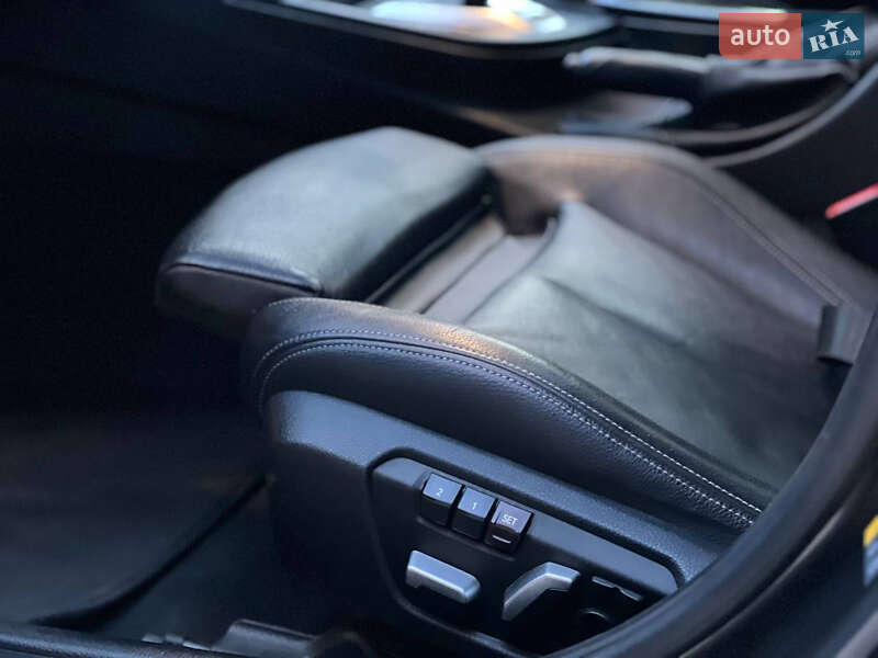 Седан BMW 3 Series 2016 в Києві