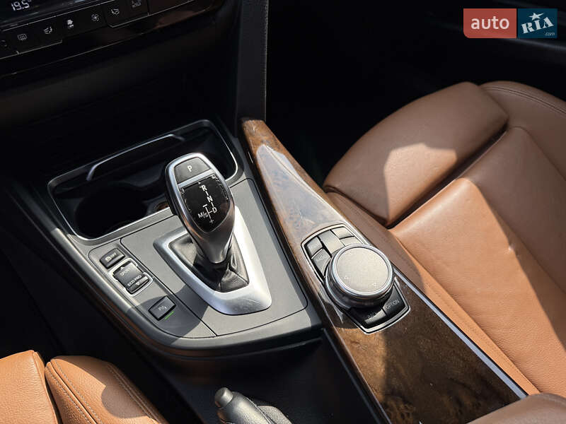 Седан BMW 3 Series 2016 в Киеве