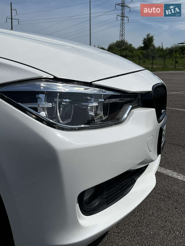 Седан BMW 3 Series 2013 в Ровно