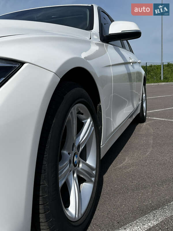 Седан BMW 3 Series 2013 в Ровно