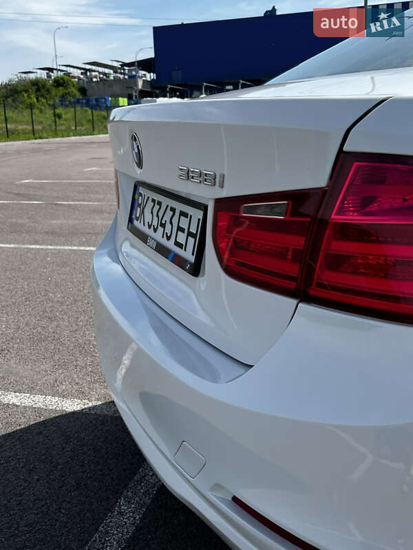 Седан BMW 3 Series 2013 в Ровно