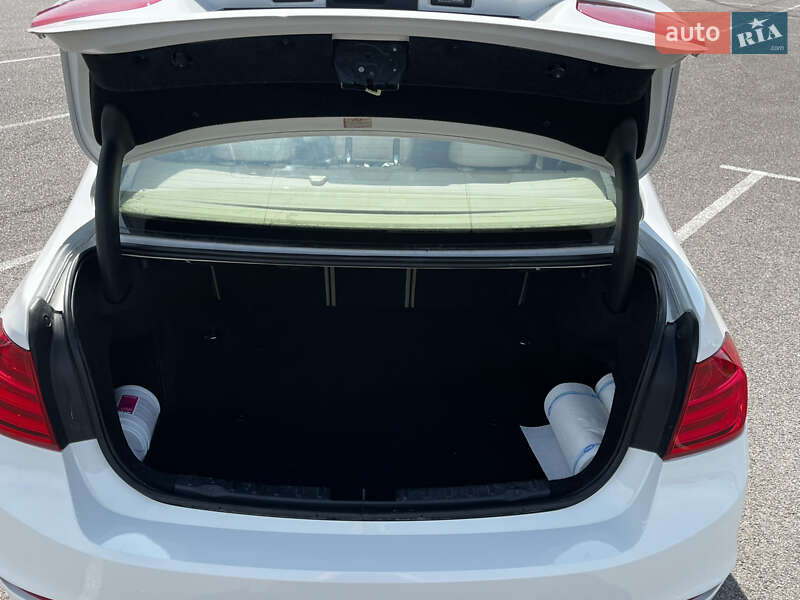 Седан BMW 3 Series 2013 в Ровно