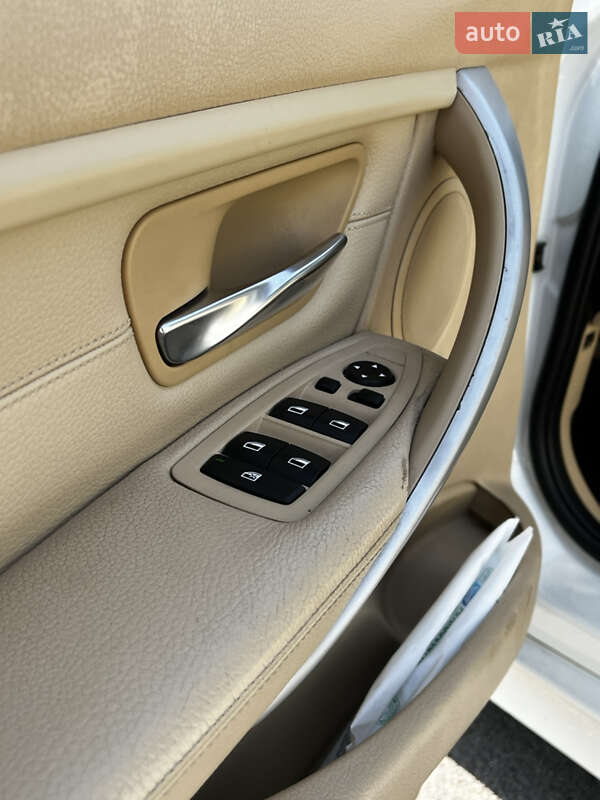 Седан BMW 3 Series 2013 в Ровно
