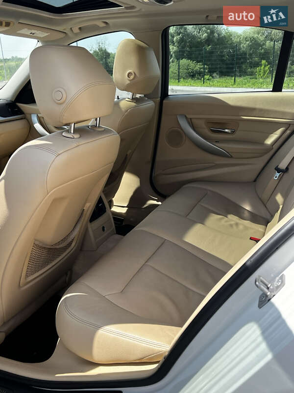 Седан BMW 3 Series 2013 в Ровно