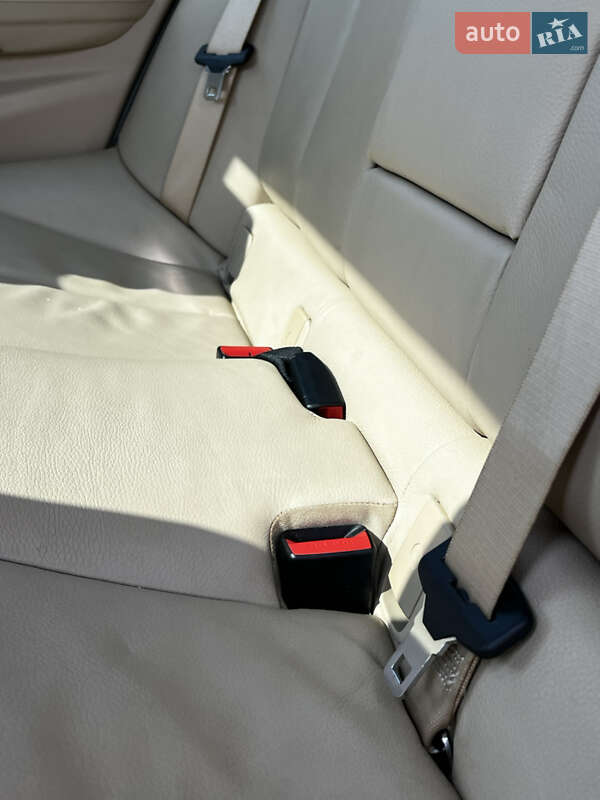 Седан BMW 3 Series 2013 в Ровно