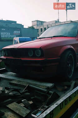 Седан BMW 3 Series 1984 в Киеве