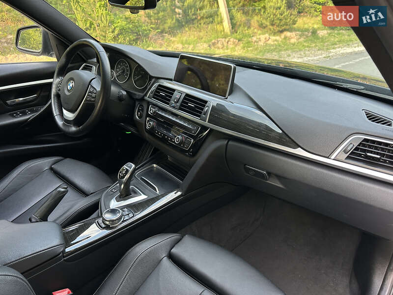 Седан BMW 3 Series 2016 в Ровно