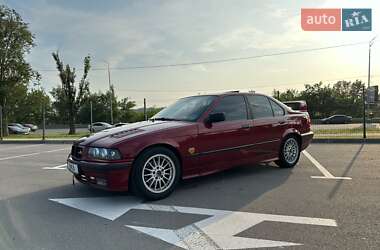 Седан BMW 3 Series 1990 в 