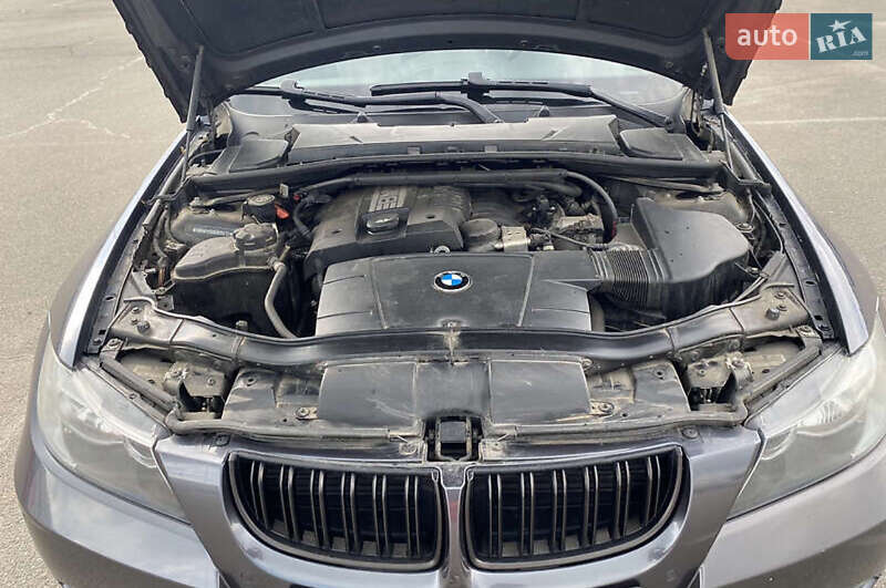 Седан BMW 3 Series 2008 в Чутовому