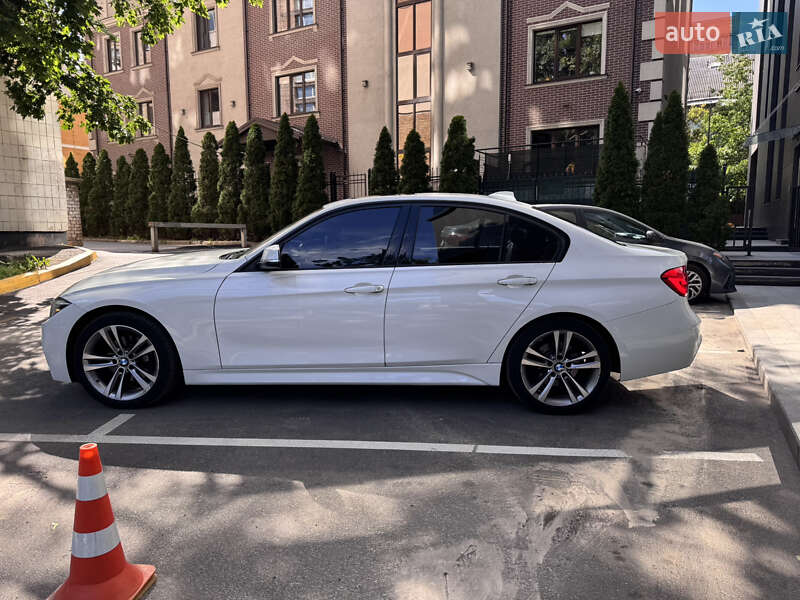 Седан BMW 3 Series 2016 в Киеве