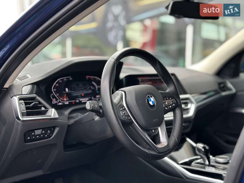 Седан BMW 3 Series 2022 в Києві