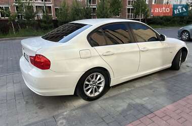 Седан BMW 3 Series 2011 в 