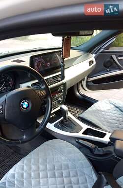 Седан BMW 3 Series 2011 в 
