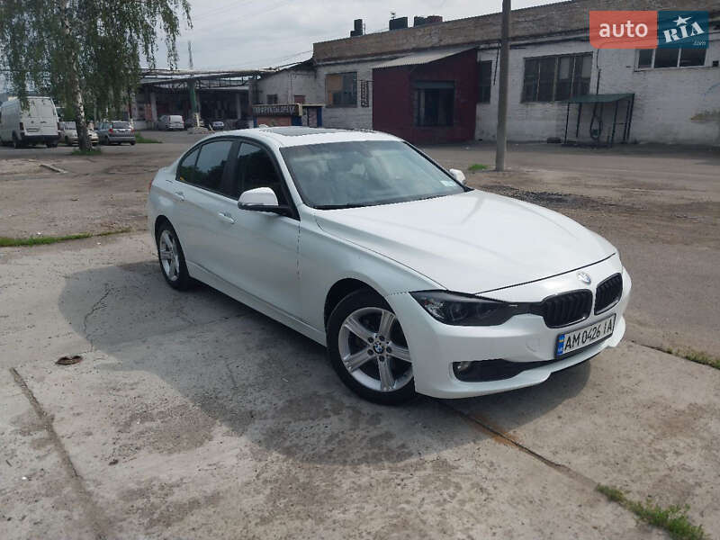 Седан BMW 3 Series 2015 в 