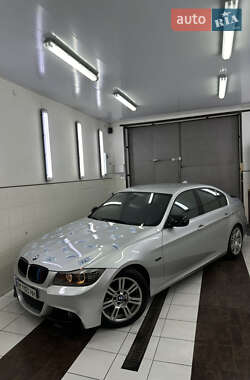 Седан BMW 3 Series 2011 в 