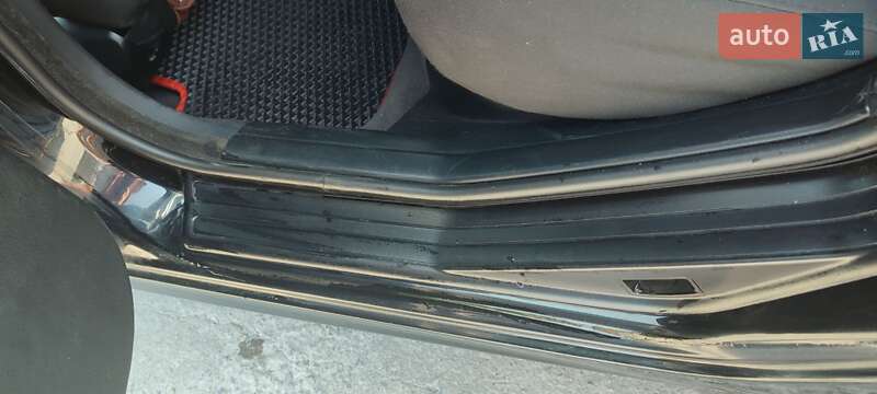 Седан BMW 3 Series 2004 в Романіву
