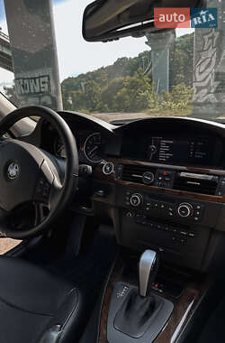 Седан BMW 3 Series 2011 в 