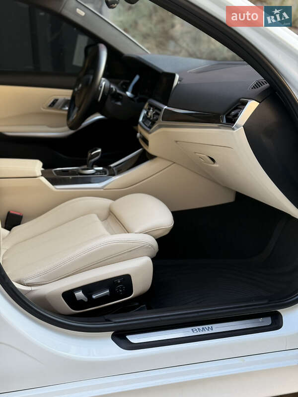 Седан BMW 3 Series 2020 в Ивано-Франковске