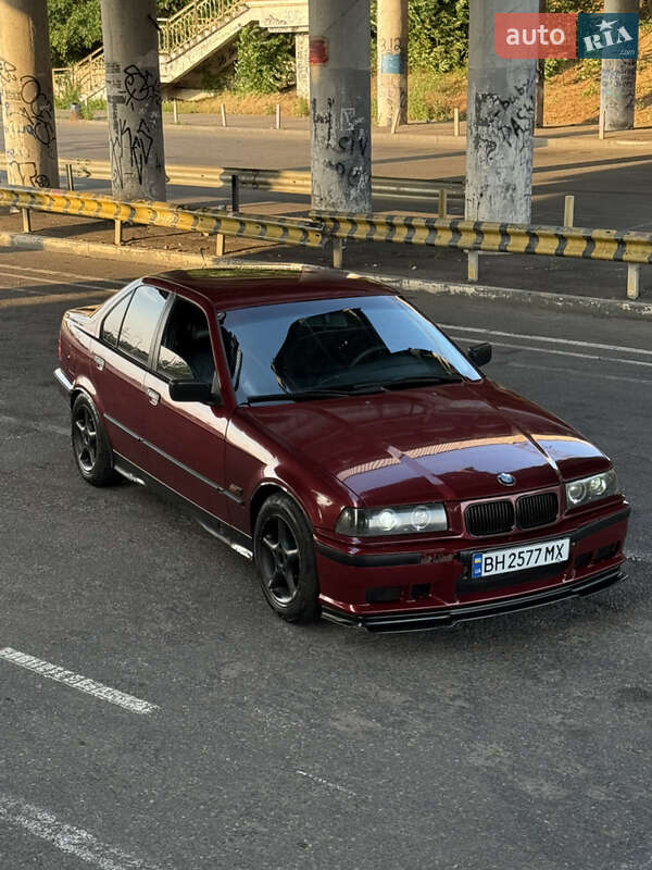 Седан BMW 3 Series 1995 в Одесі